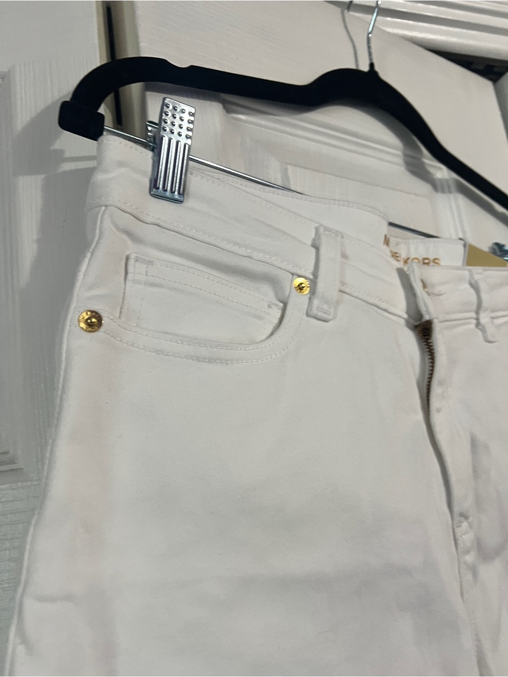 Michael Kors White Cropped Women's Jeans with Gold Hardware - Picture 6 of 10
